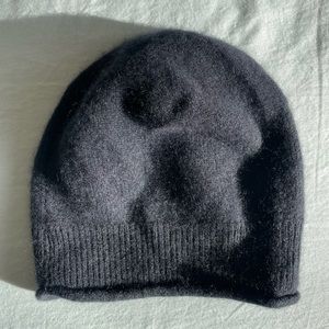 Halogen 100% cashmere beanie